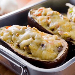 Berenjenas rellenas de atún con verduras y champiñones