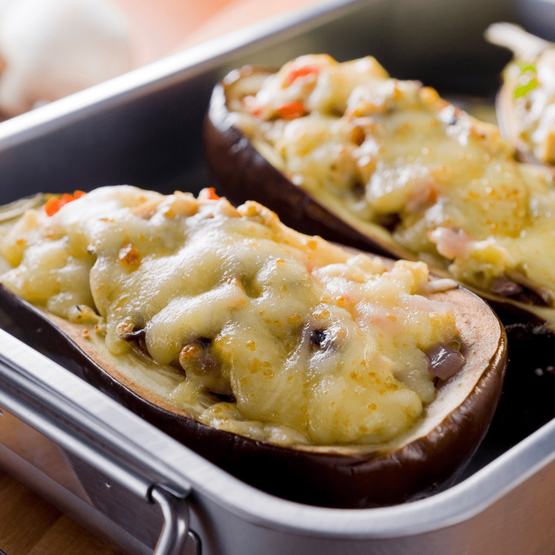 Berenjenas rellenas de atún con verduras y champiñones