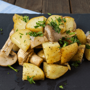 Papas al horno con champiñones al ajillo